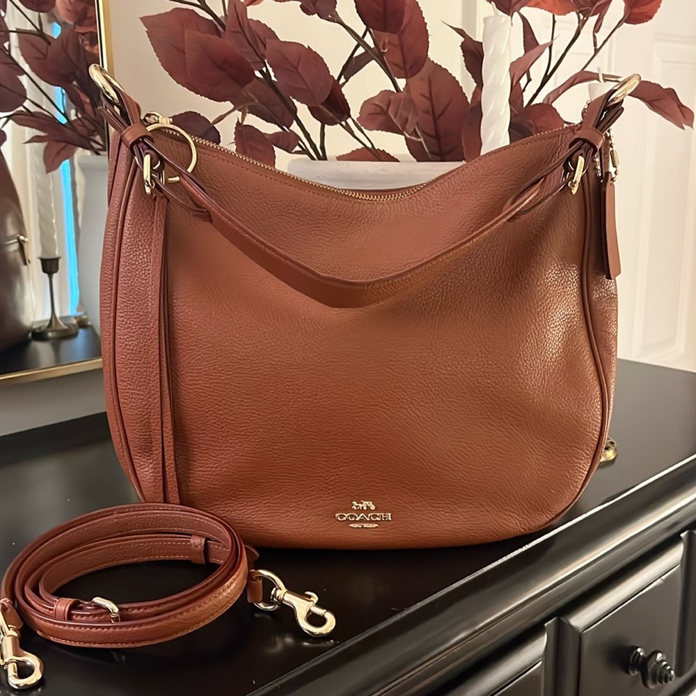 Coach handbag in Saddle color